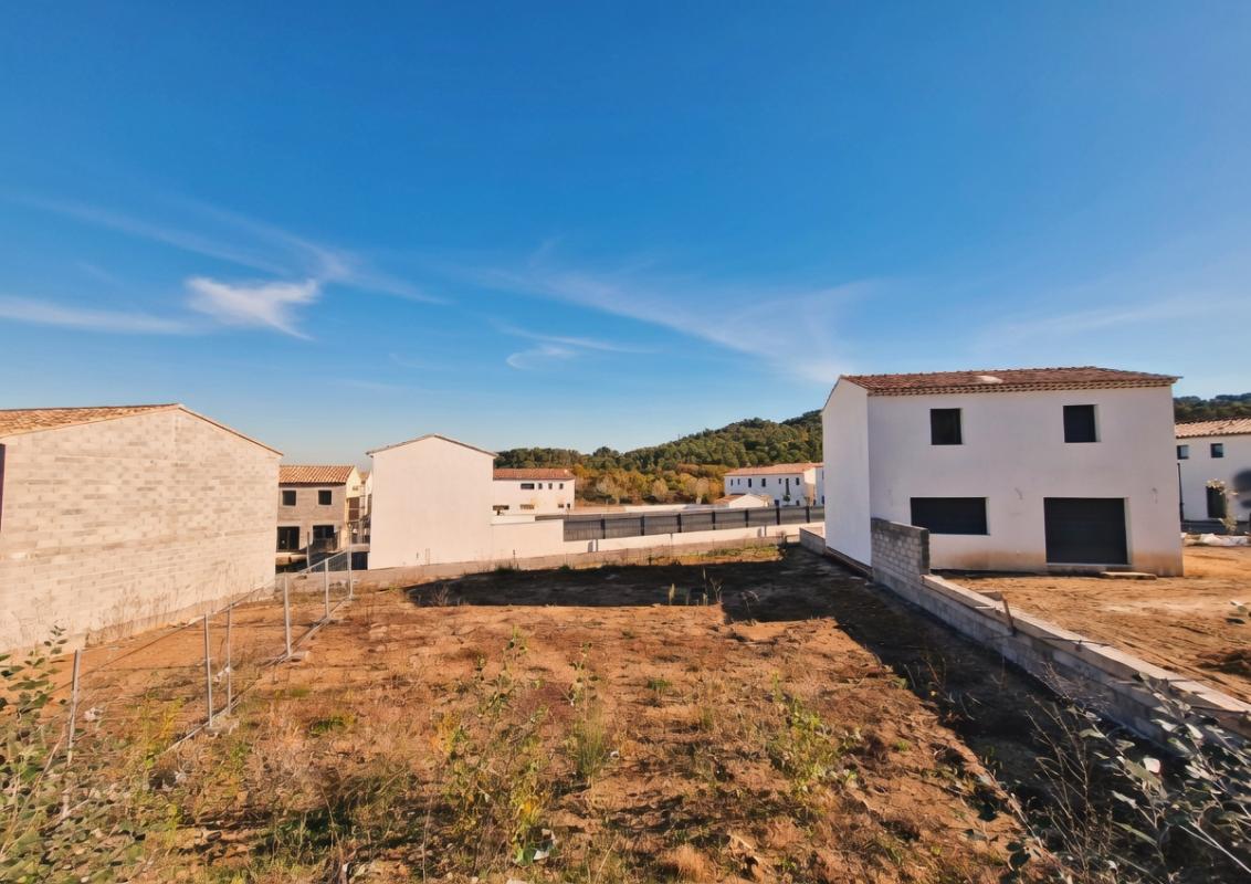 Terrain à bâtir au Puy-Sainte-Réparade – 550 m² viabilisé