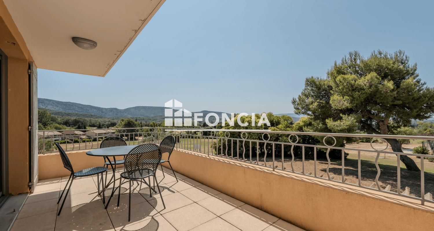 Exclusivité Foncia, joli T2 de 37.6m2 au 1er et dernier étage avec terrasse. Ilot Petrarque