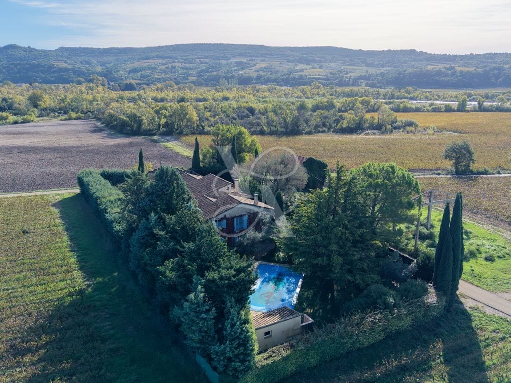 Mas en pierre avec piscine près de Sainte-Cécile-les-Vignes