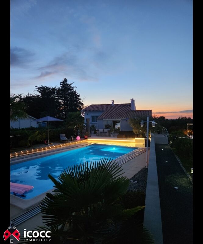 Villa d'exception avec vue panoramique sur la campagne