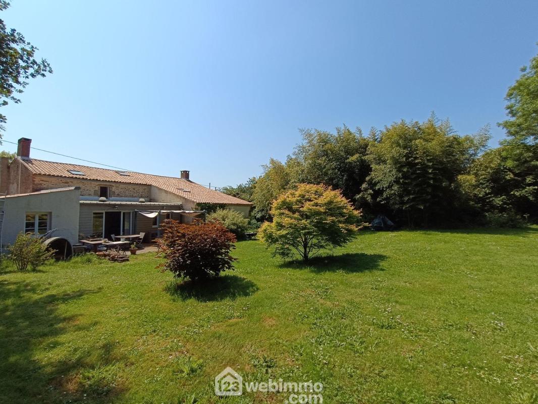Grange - 219m² - Aubigny-Les Clouzeaux
