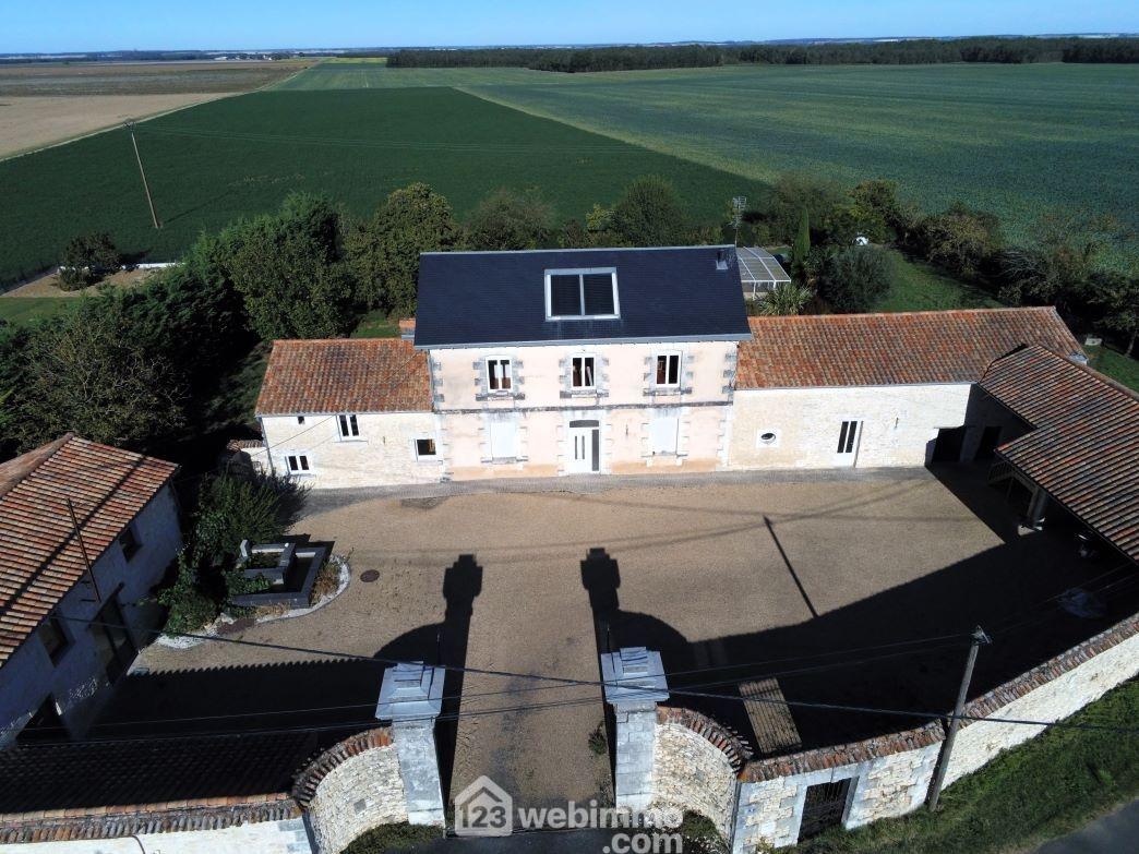 Longère - 242m² - Ceaux-en-Loudun