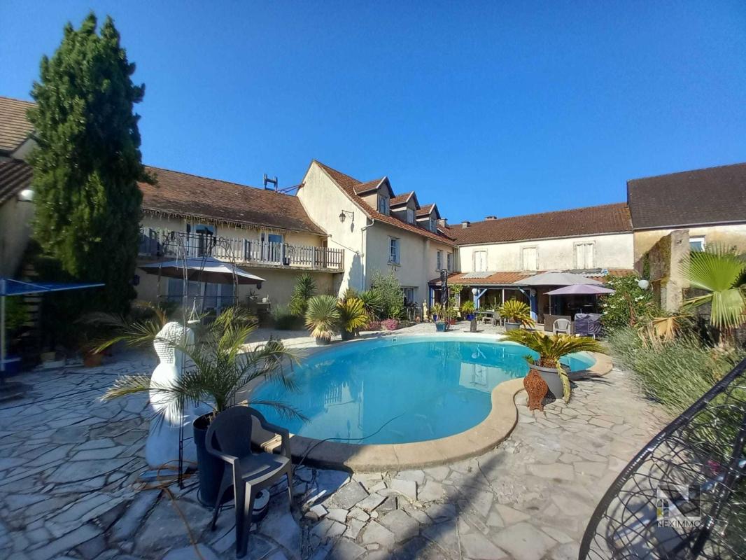ENSEMBLE IMMOBILIER RARE AUX POSSIBILITES DE DEVELOPPEMNT EXCEPTIONNELLES