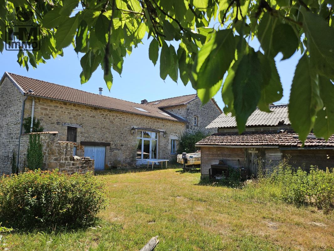 Maison de caractère 10 minutes de Vassivière avec grange attenante