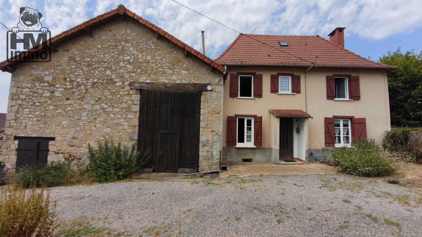 Charmante maison en pierre de hameau avec dépendances