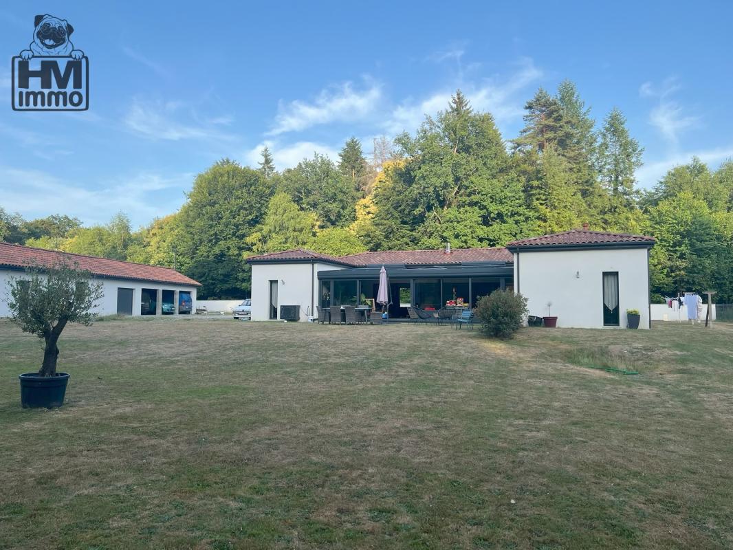 Maison récente de 2021 de 228 m² habitables sur 2500 m² de terrain