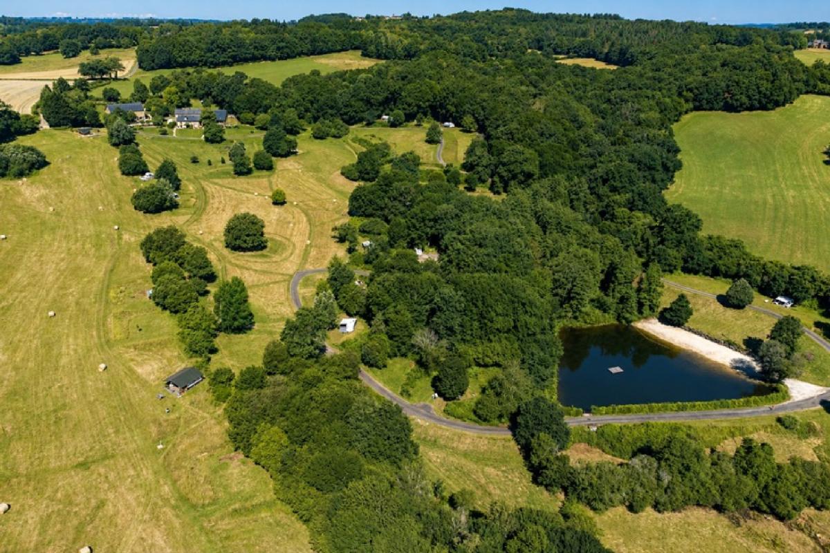 Beau camping naturiste renommé sur plus 17 hectares