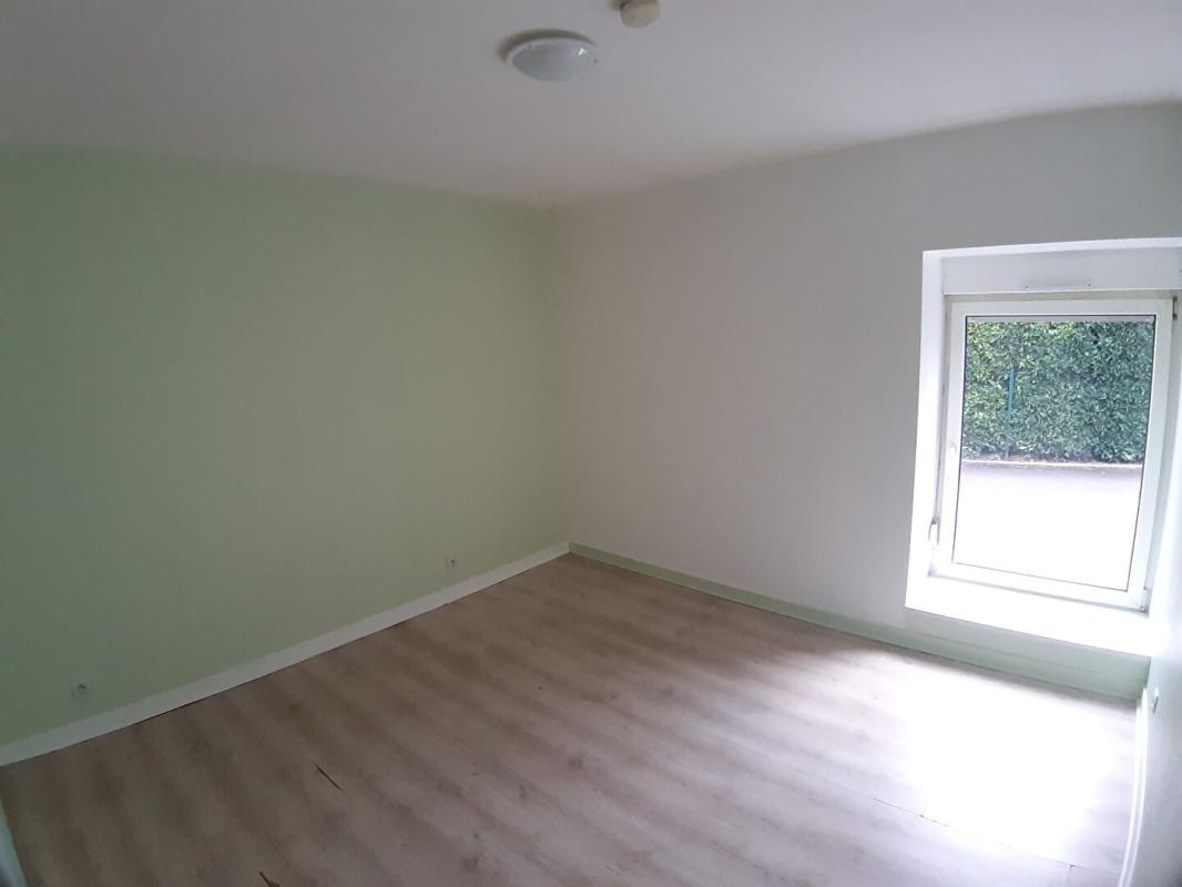 Appartement 3 pièces (74 m²) à louer - Saint-dié-des-vosges (88100)