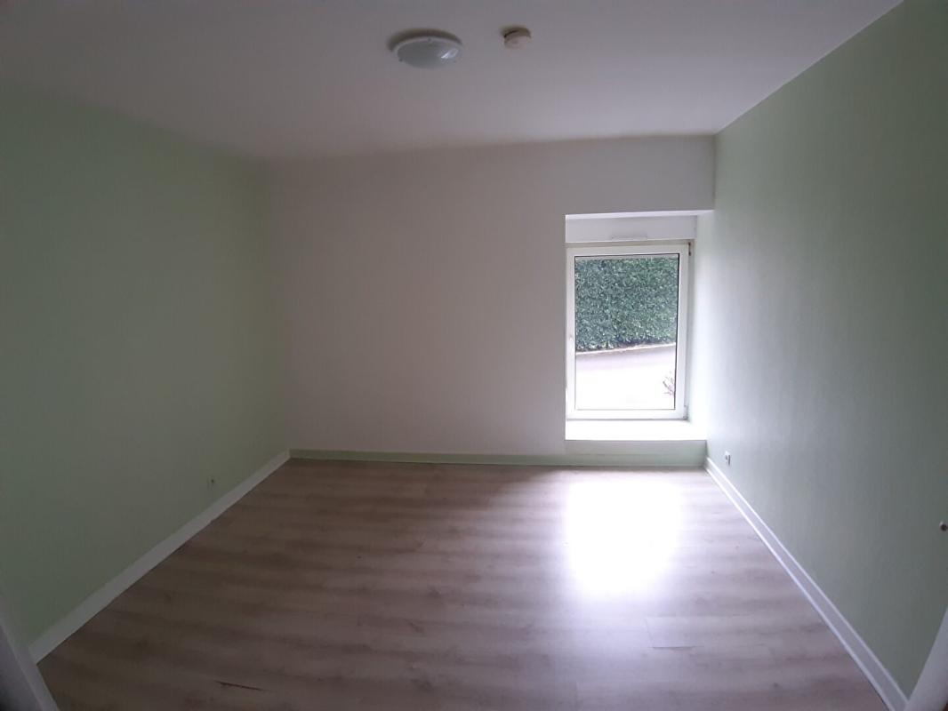 Appartement 3 pièces (74 m²) à louer - Saint-dié-des-vosges (88100)