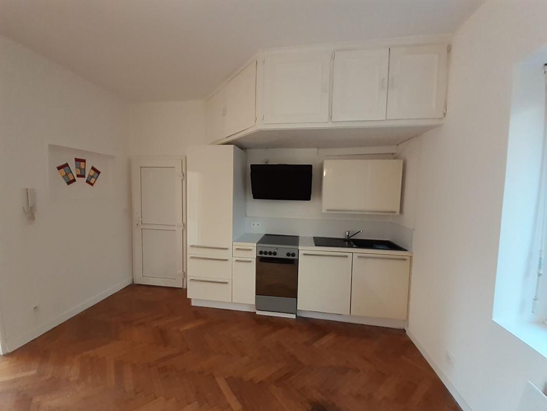 Studio (30 m²) à louer - Moyenmoutier (88420)
