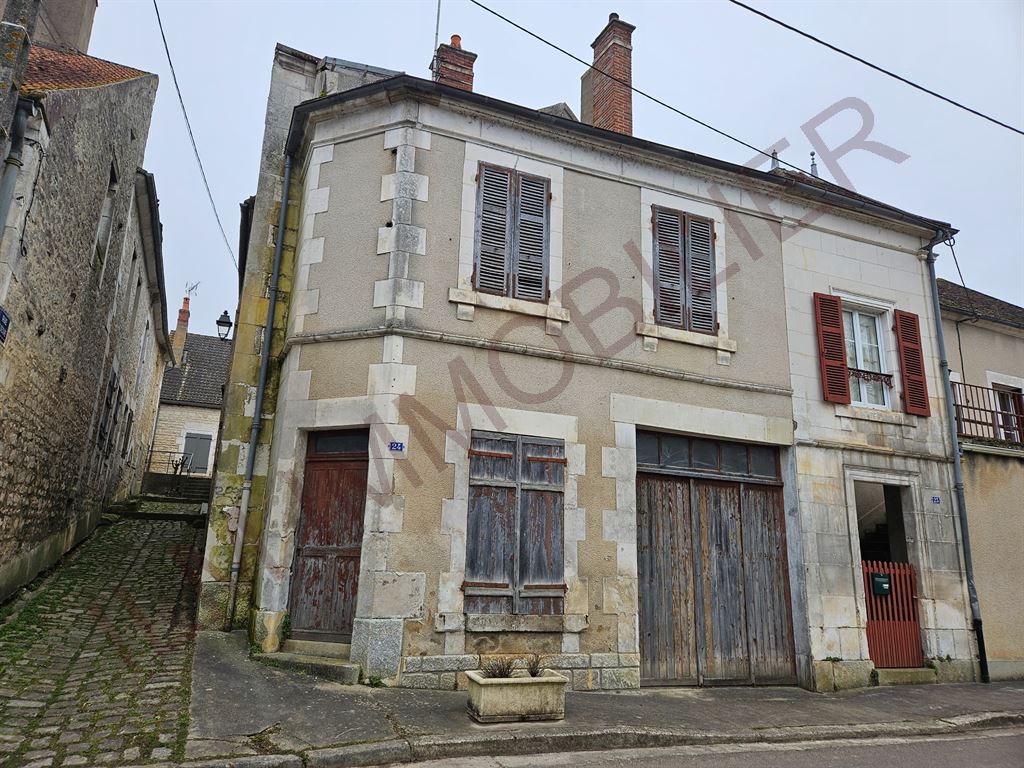 MAISON DE VILLAGE FACE RIVIERE YONNE 2H DE PARIS