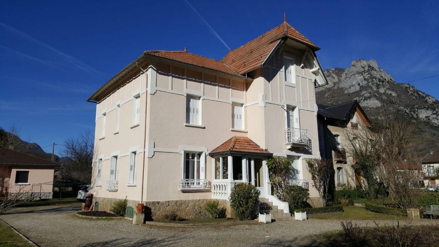 Maison 211m² — Les Cabannes