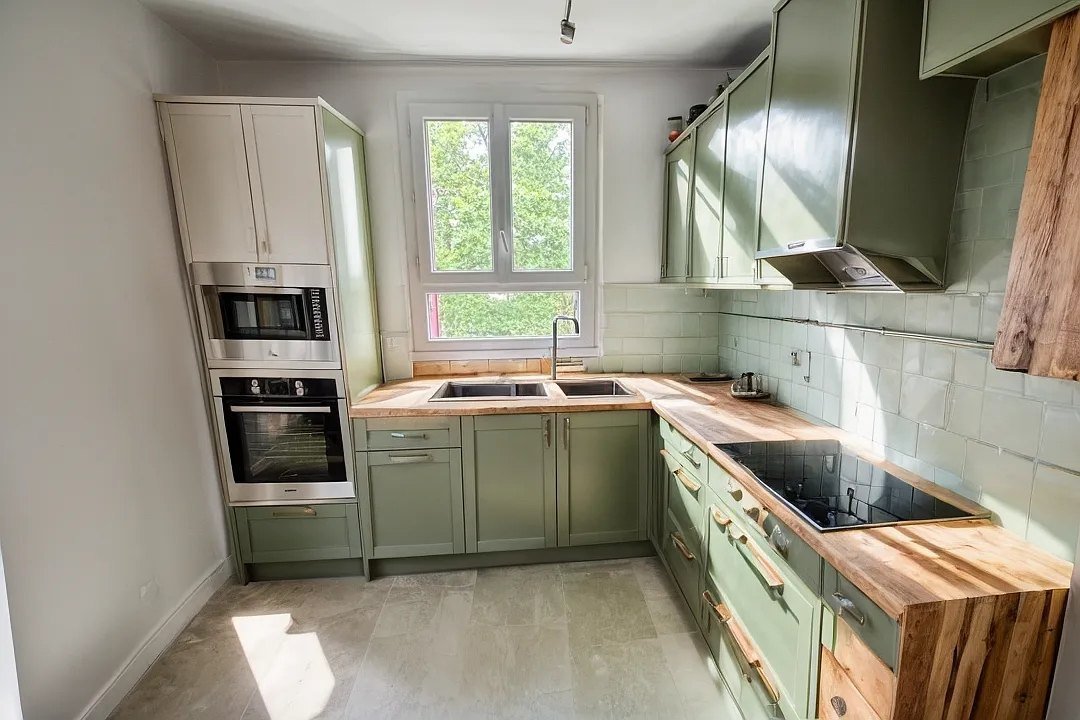 Charme et confort : Appartement F4 à Vendre avec Double Sal
