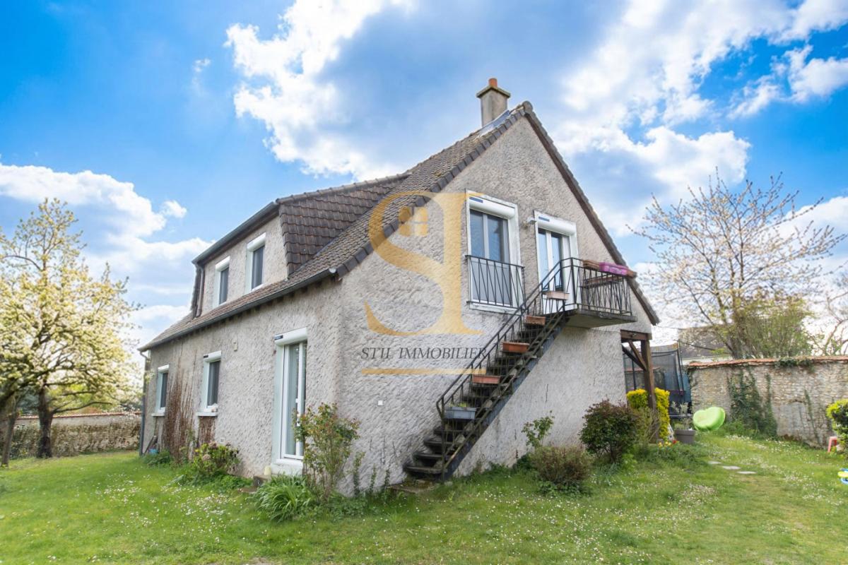 Maison 8 pièces à Brieres-les-scelles (91150)