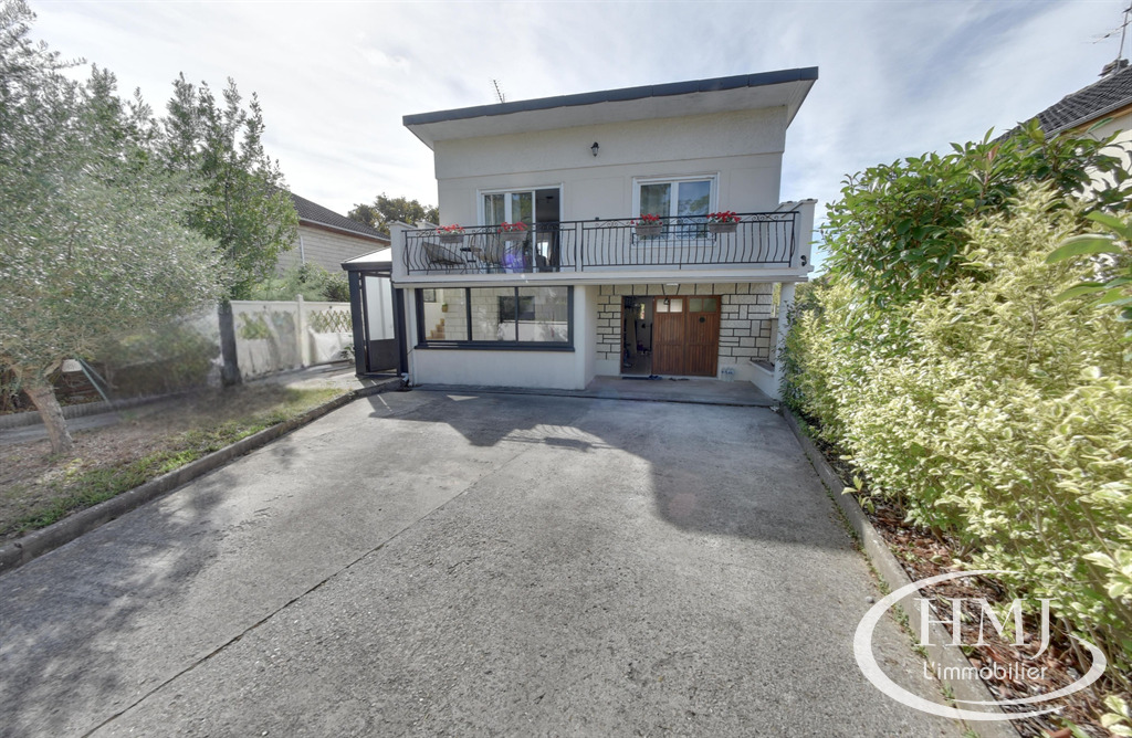 Maison 75m² — Lisses