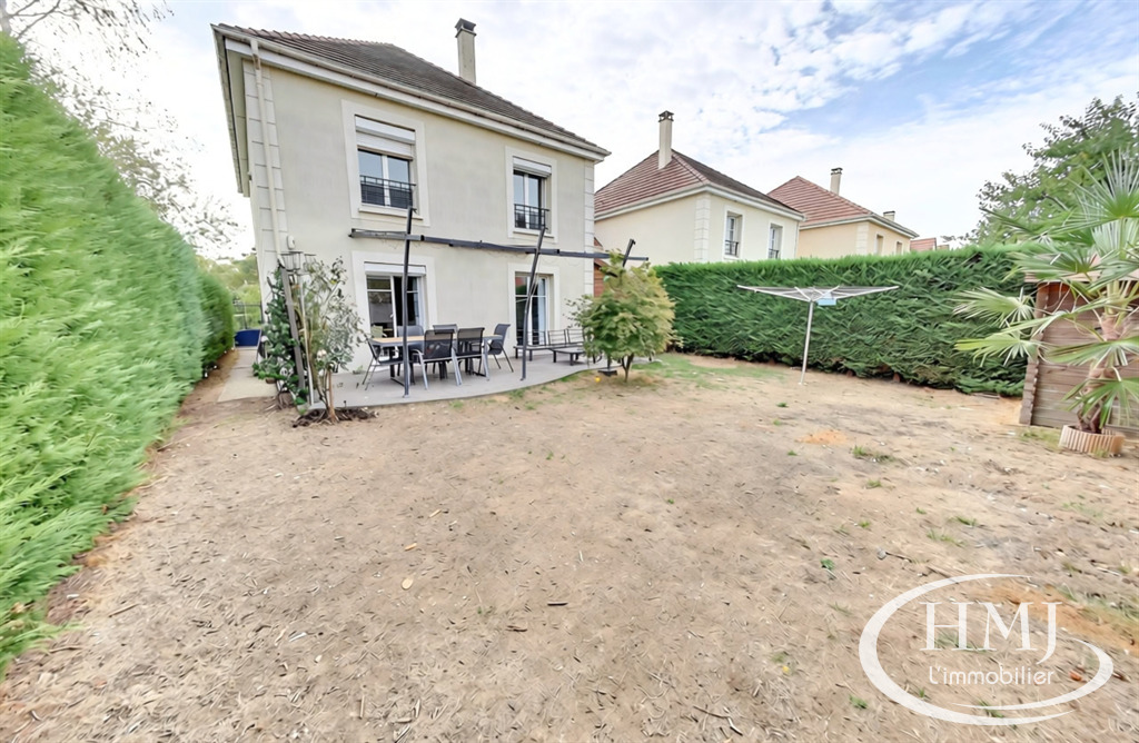 Maison 124m² — Lisses