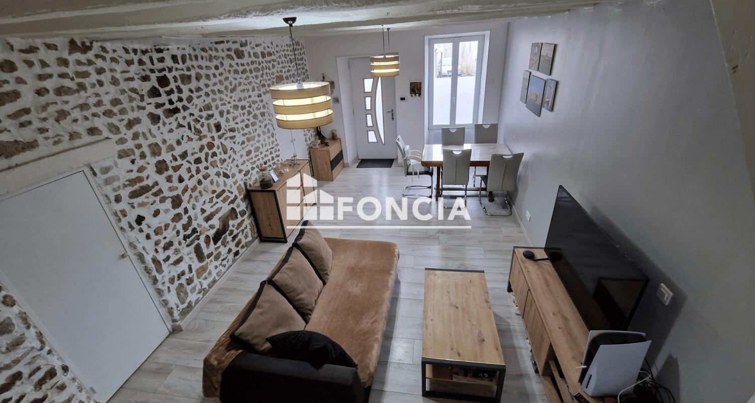 Maison F4 centre ville Saclas