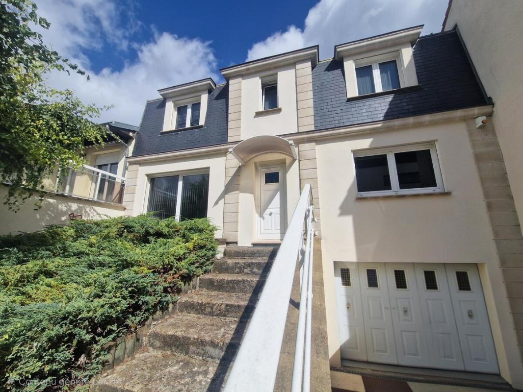 Maison à vendre, 6 pièces, 121 m², Suresnes