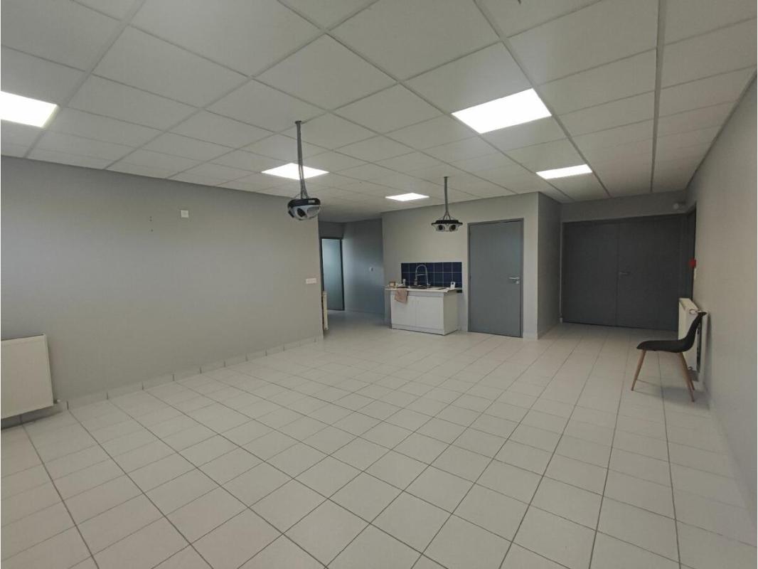 BÃ¢timent F12 - Photo 2