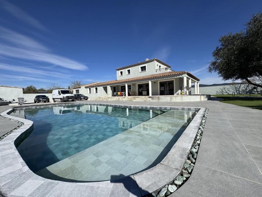 Maison à vendre, 9 pièces, 318 m², Pierrefeu Du Var