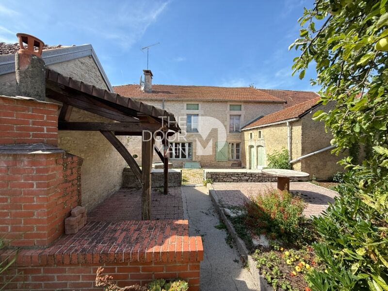 Maison 193m² — Chalvraines