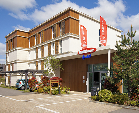 Investissement LMNP loué - Studio affaires - Guyancourt - 7,00 %