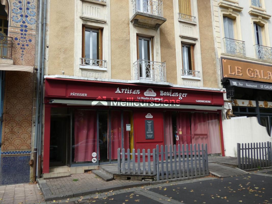 Fond de commerce Boulangerie avec bail tous commerces - Emplacement N°1 en plein centre ville - Terrasse plein sud + appartement