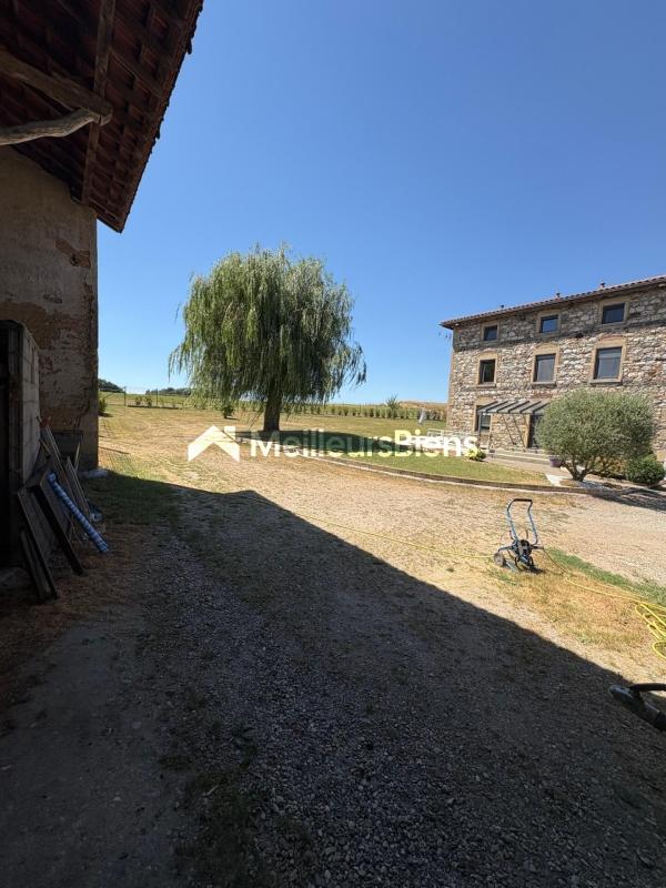Maison en pierre de standing avec dépendance 160M² sur 17000 m² de terrain clos et plat