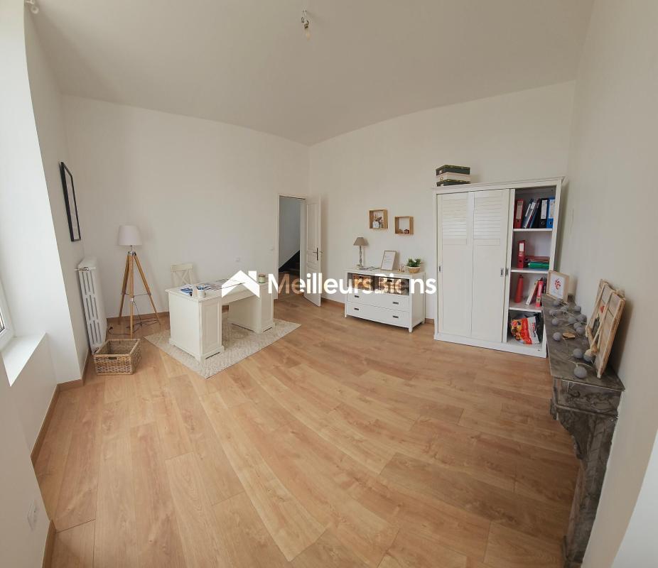 Maison de Maître rénovée de 220M² et annexe de 40M² en centre ville de Mamers