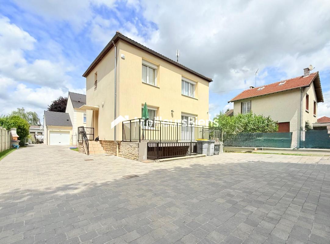 Deux maisons à Domont sur 713 m², 195 m² habitables et 7 chambres
