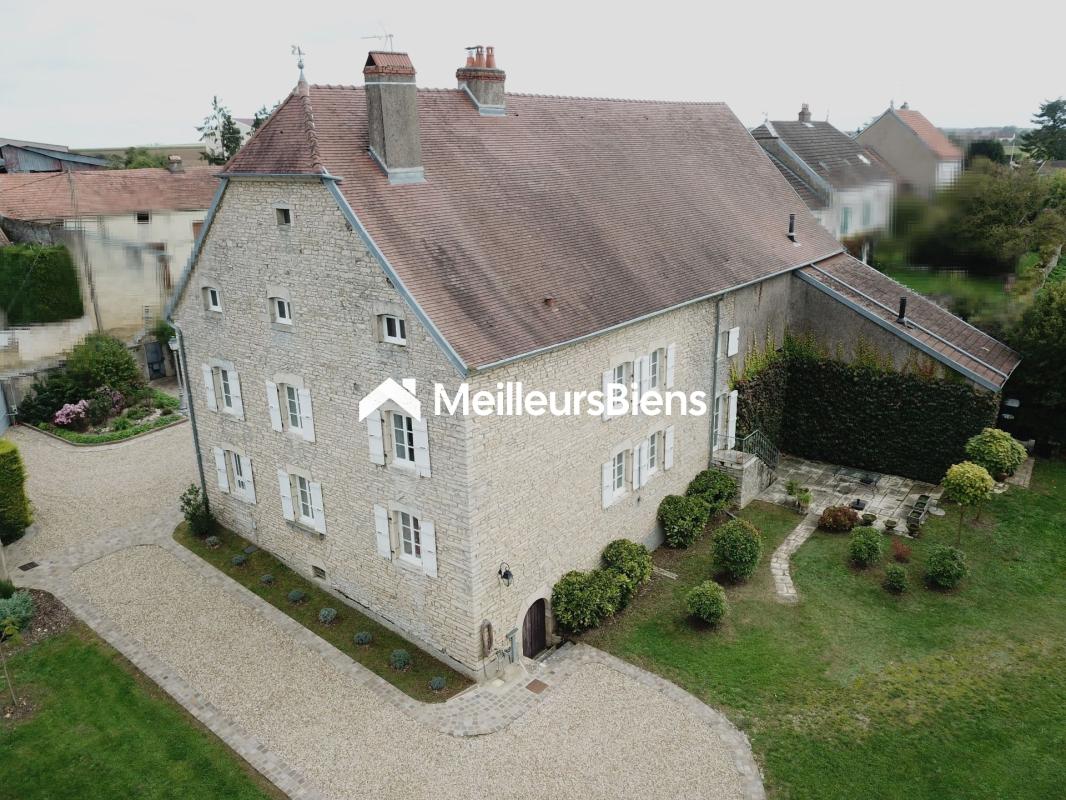 Magnifique maison en pierre de 285 M²