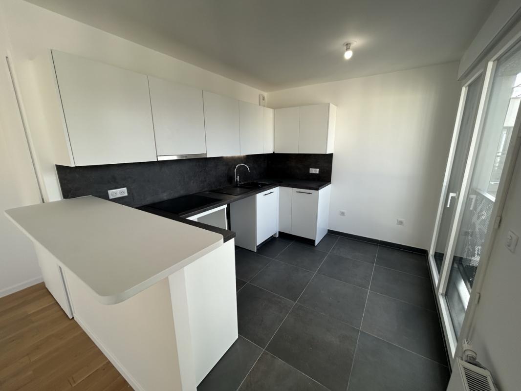 Appartement 5 pièces (109.96 m²) à louer - Courbevoie (92400)