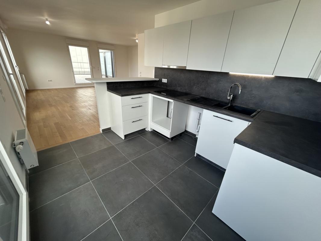 Appartement 5 pièces (109.96 m²) à louer - Courbevoie (92400)