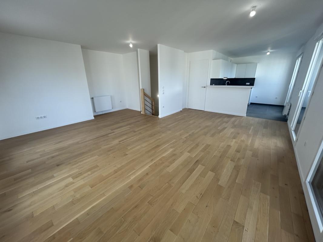 Appartement 5 pièces (109.96 m²) à louer - Courbevoie (92400)