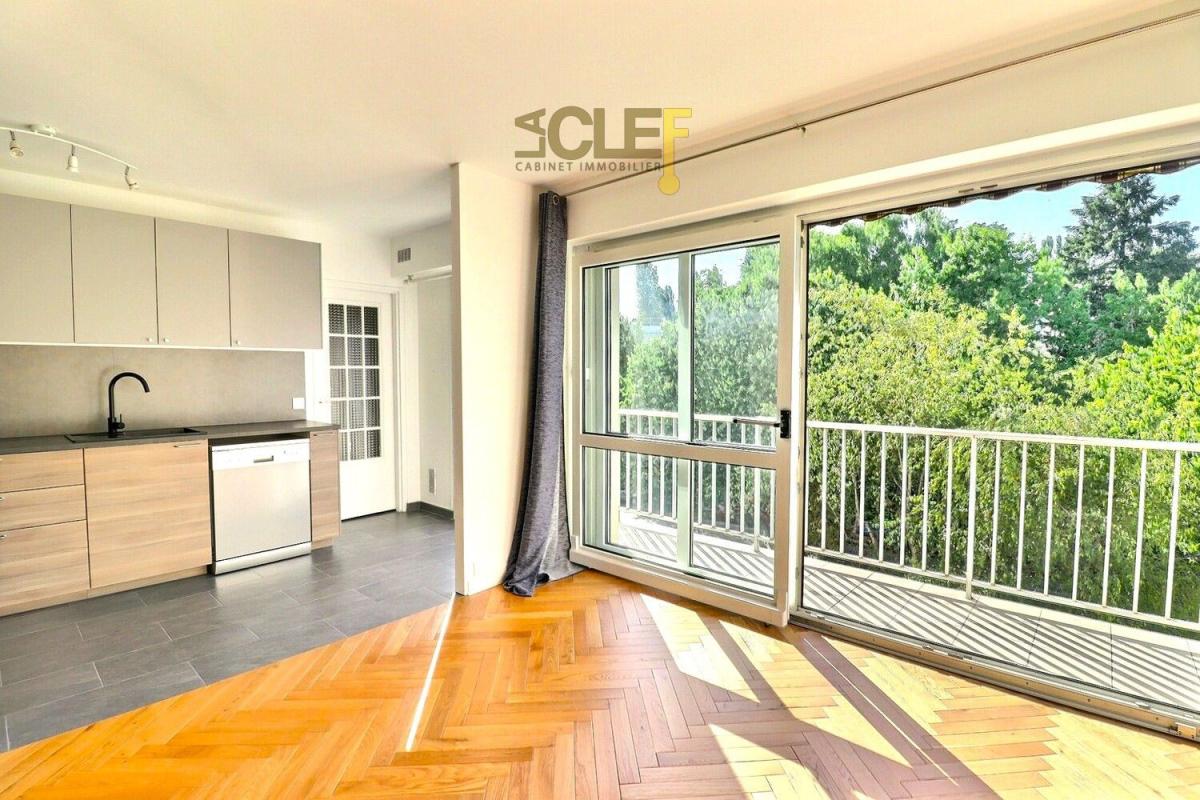 Dernier étage - 4 pièces - 80m² - Balcon