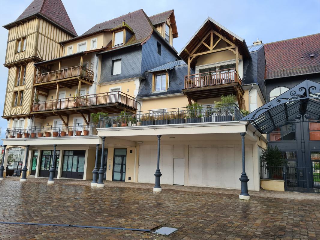 Local commercial - 99,42 m²
