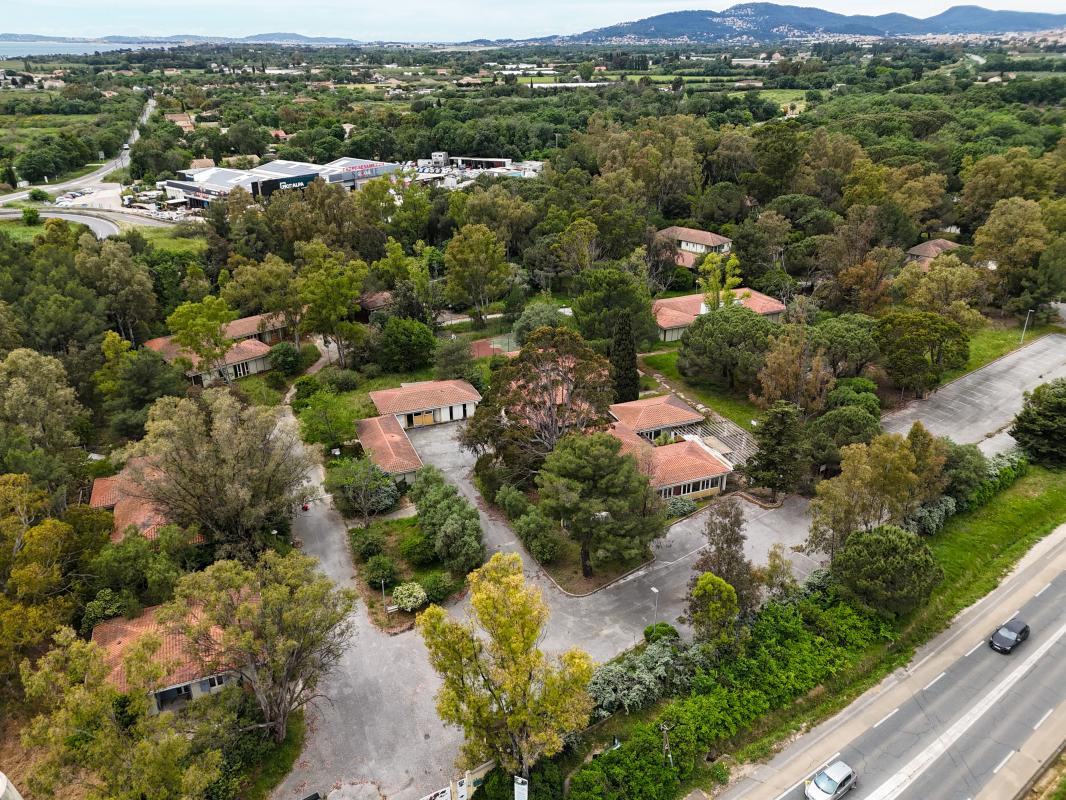 Centre de vacances - 3 103 m² - Hyères (83)
