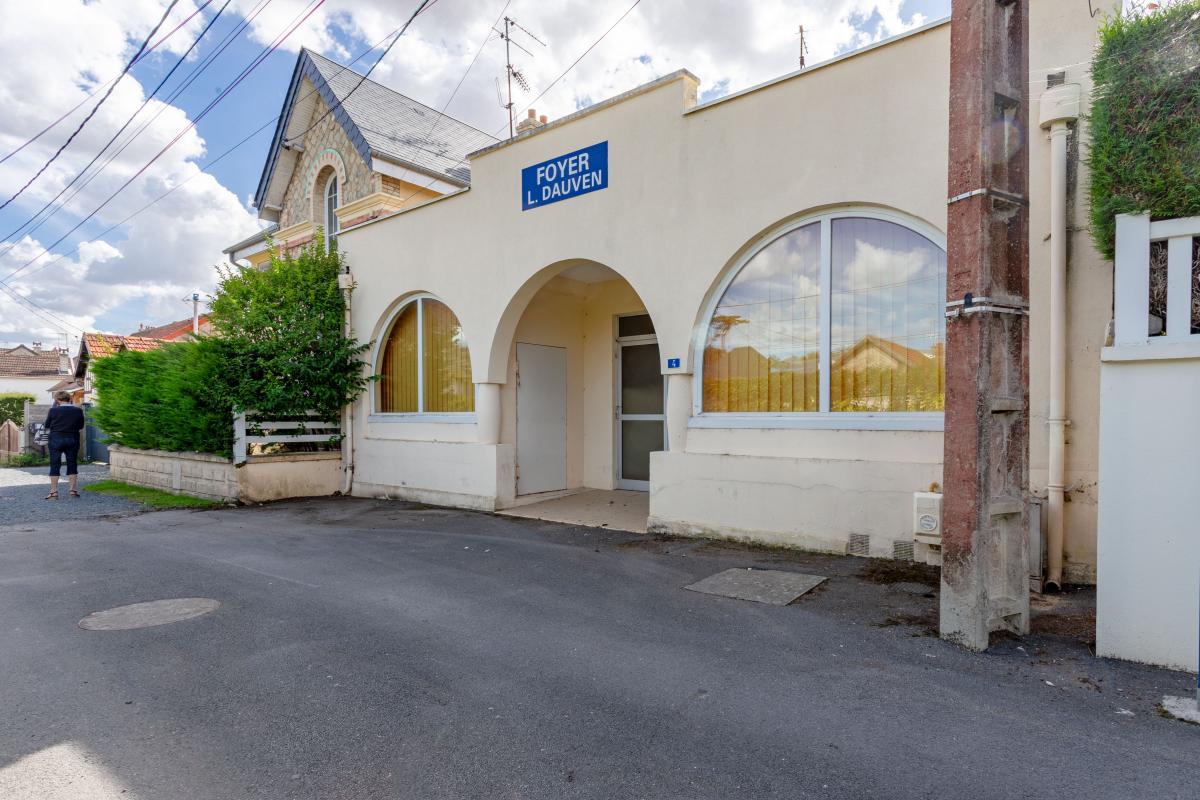 Bâtiment - 162 m² - Luc-sur-Mer (14)