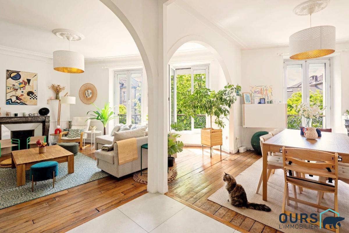Un superbe appartement bel ancien &agrave; 2 min du m&eacute;tro Porte de Pa