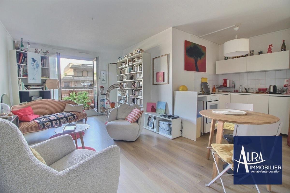 EXCLUSIVITÉ - Résidence Babylone - 3 pièces de 54 m² - Balcon - 4 min métro Mairie des Lilas