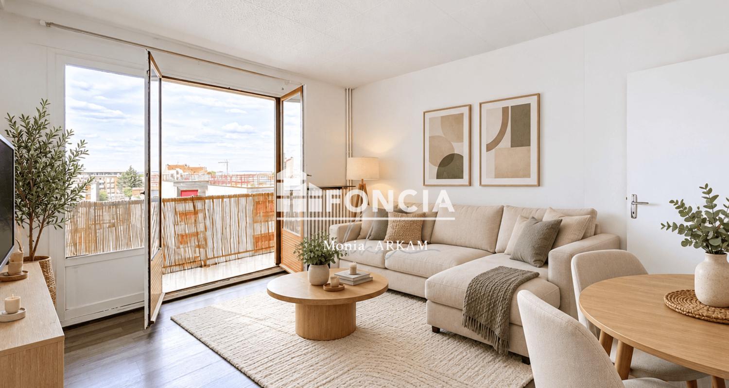 PLACE CARNOT – GRAND STUDIO – ASCENSEUR - BALCON / TERRASSE – CAVE - VUE CIEL DÉGAGÉE – PIERRE DE TAILLE – MÉTRO À 2 MIN – EXCLUSIVITÉ