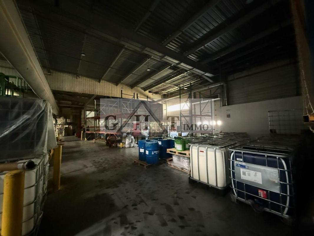 ENTREPÔT BUREAUX DE 7 663 M² À VENDRE À MEAUX