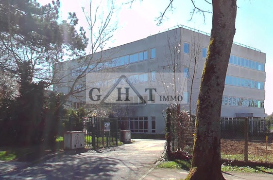 Immeuble de bureaux à vendre — BUC