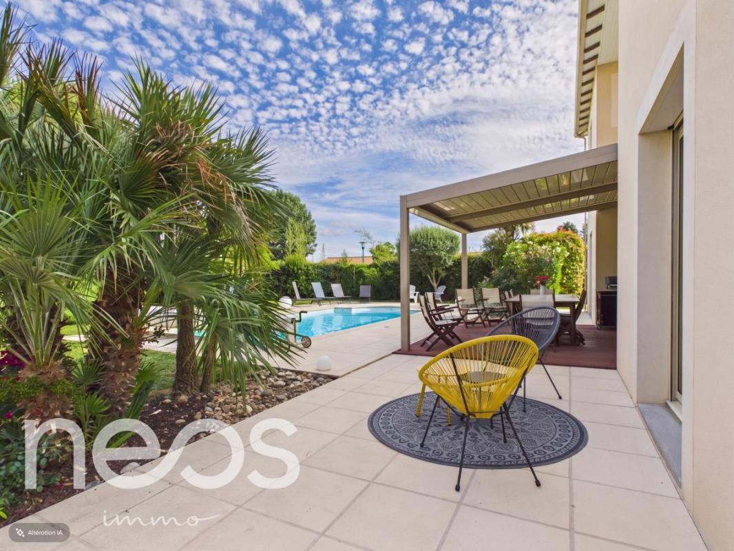 AIFFRES Maison 185m², 7CH, double garage, piscine