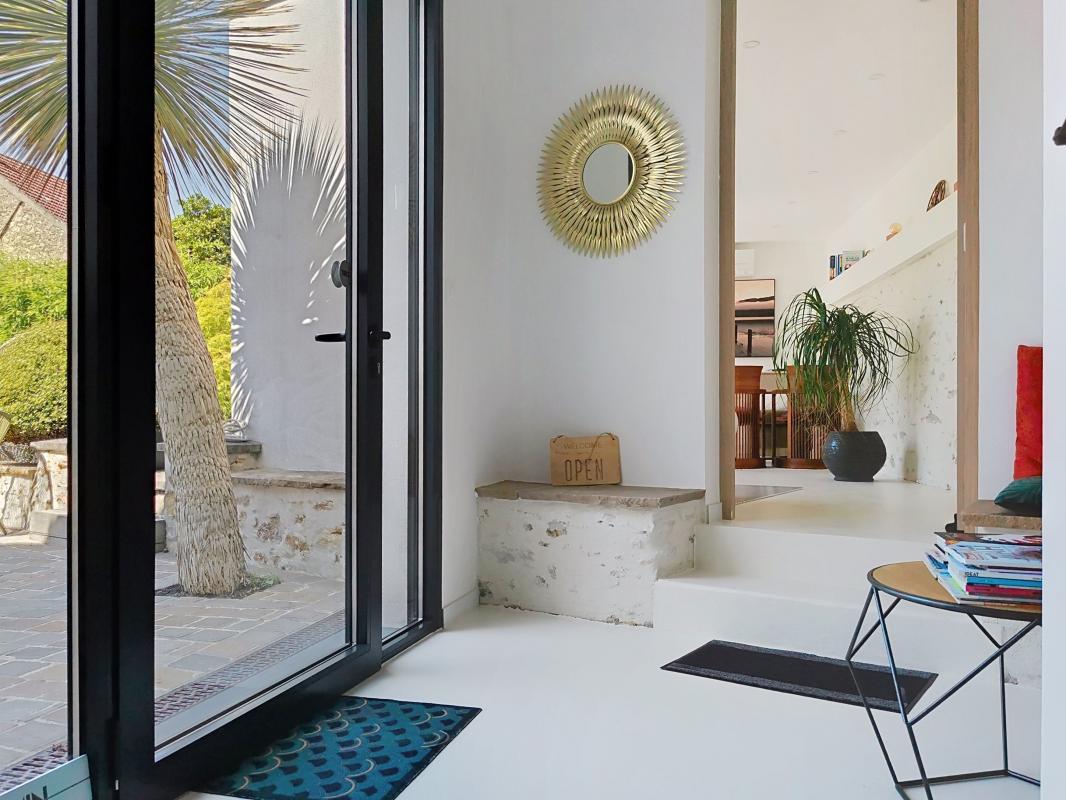 Maison de charme, 6 pièces, 4 chambres, 2 SDE, 1SDB, Piscine, Climatisation