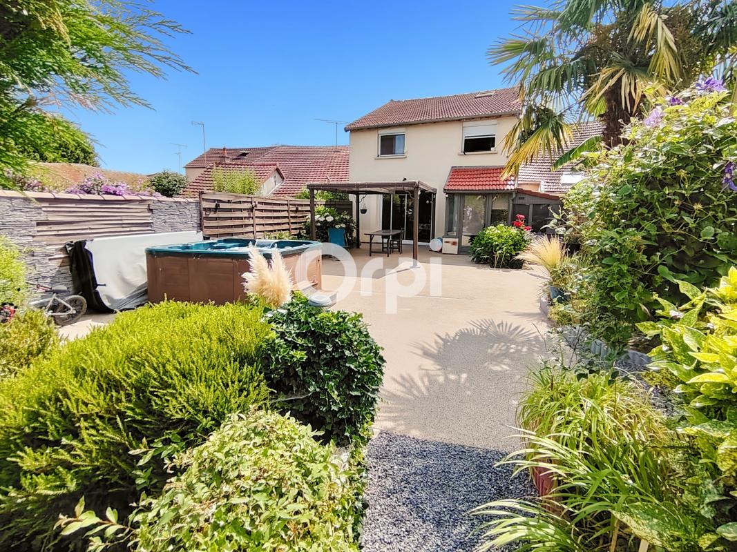 Maison À Vendre à Lassy de 147m² sur un terrain de 934 m²