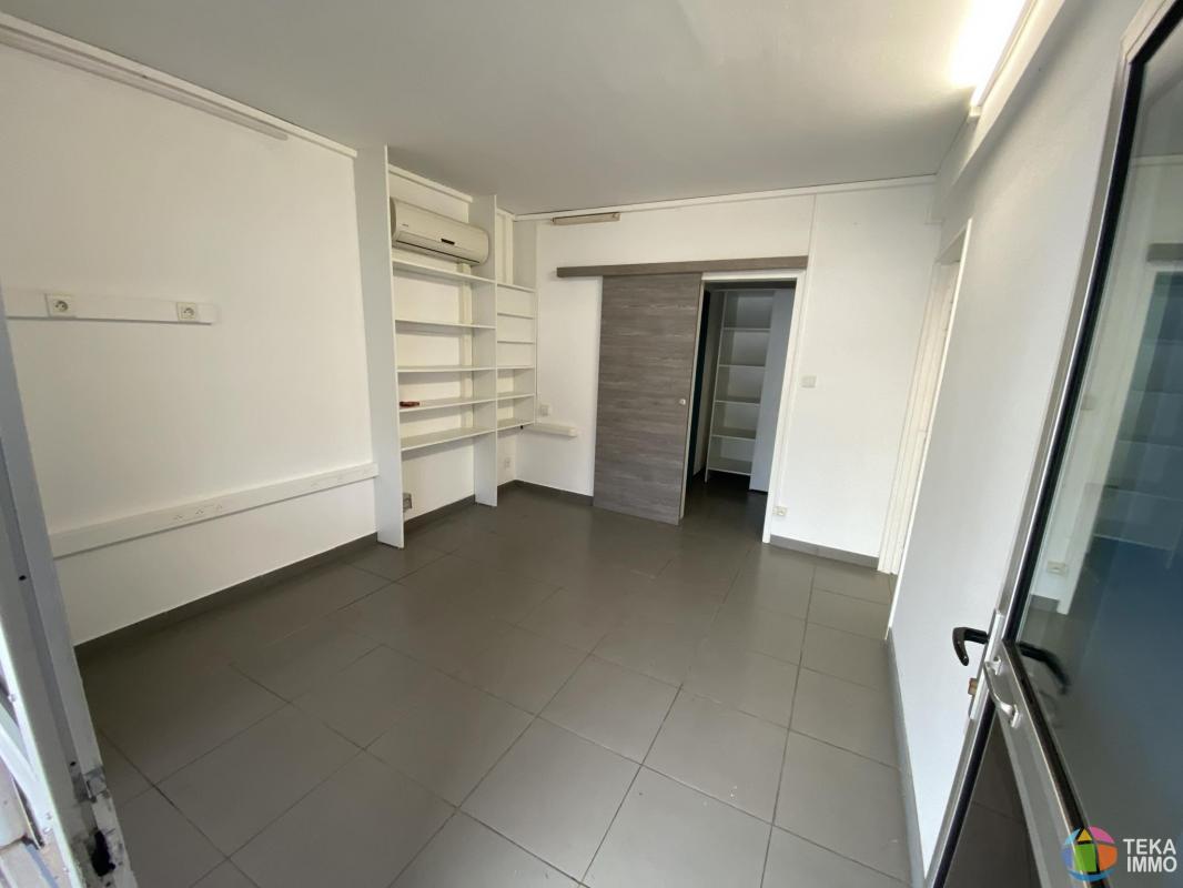 FABIEN TEKA IMMO LOUE LOCAL DE 44M² SAINT DENIS CENTRE VILLE , ILE DE LA REUNION