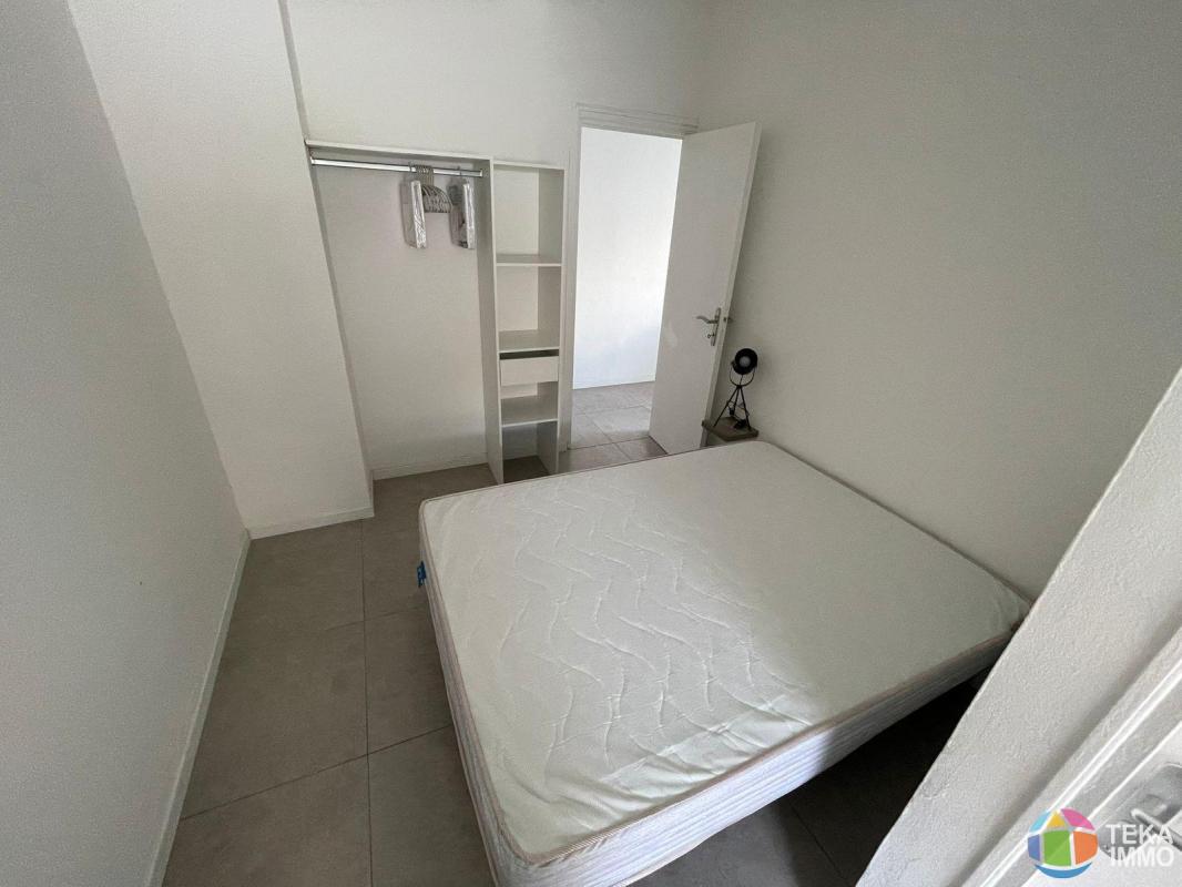 A LOUER appartement T2 meublé de 35 m2 en centre ville à Saint Pierre (974)