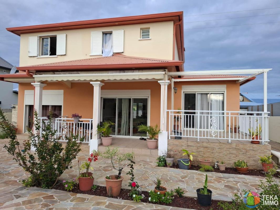 Villa F5 avec piscine – 149 m² utiles sur 461 m² de terrain – Champ Borne, Saint-André