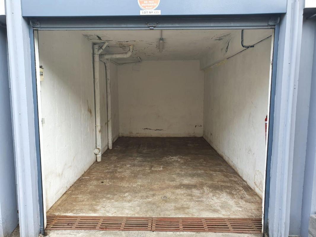 A louer Box de 20 m2 sur Sainte Clotilde